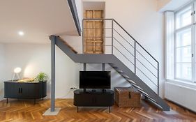Historic Apartment In Budapest Downtown